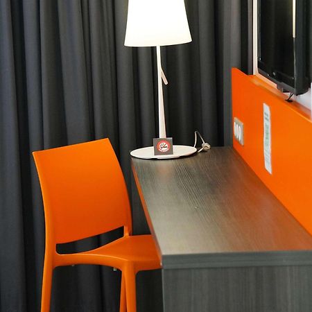 Отель Ibis Styles Caen Centre Gare Экстерьер фото