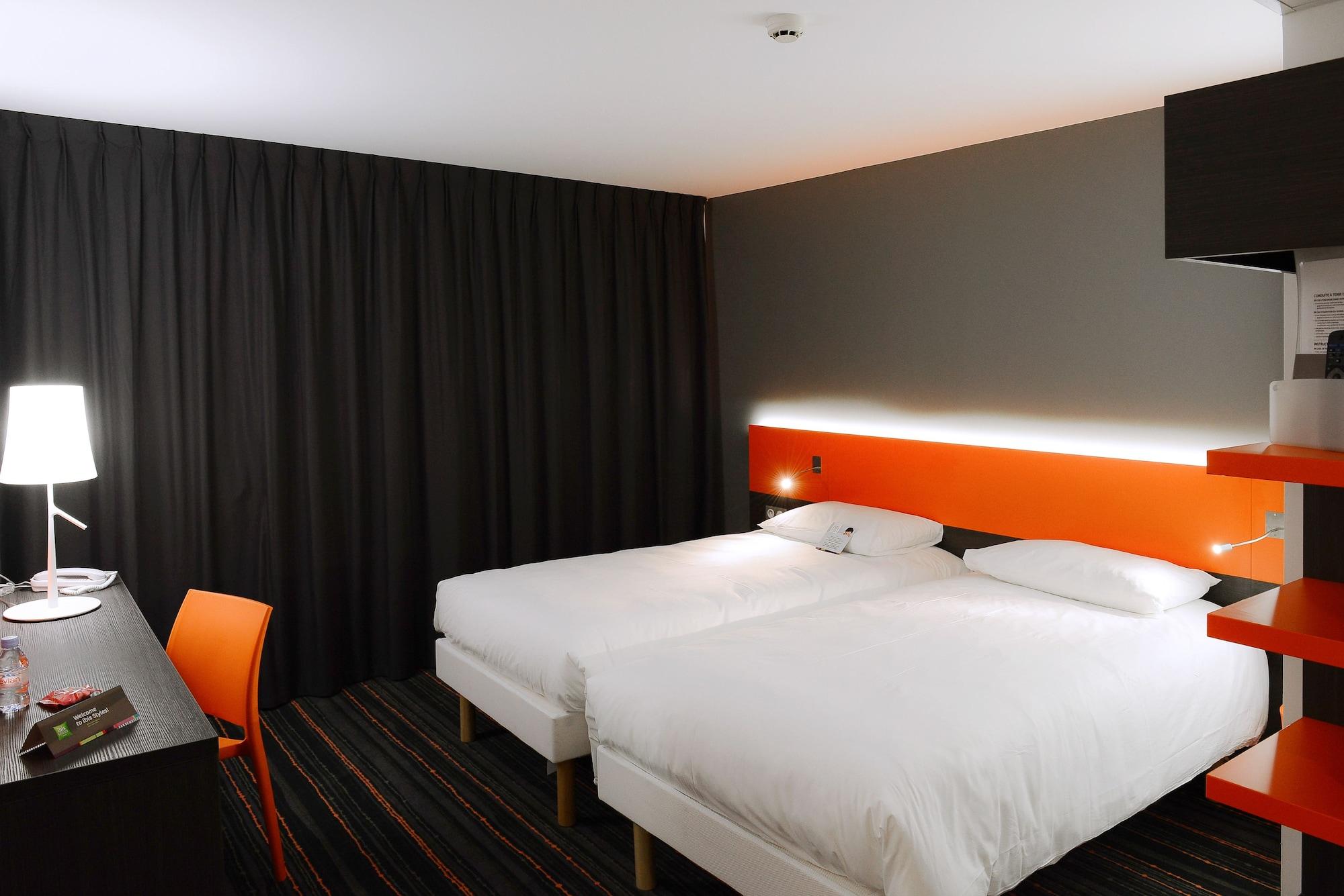 Отель Ibis Styles Caen Centre Gare Экстерьер фото