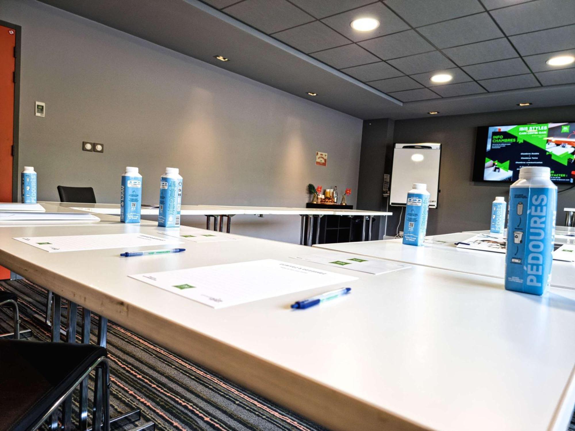 Отель Ibis Styles Caen Centre Gare Экстерьер фото