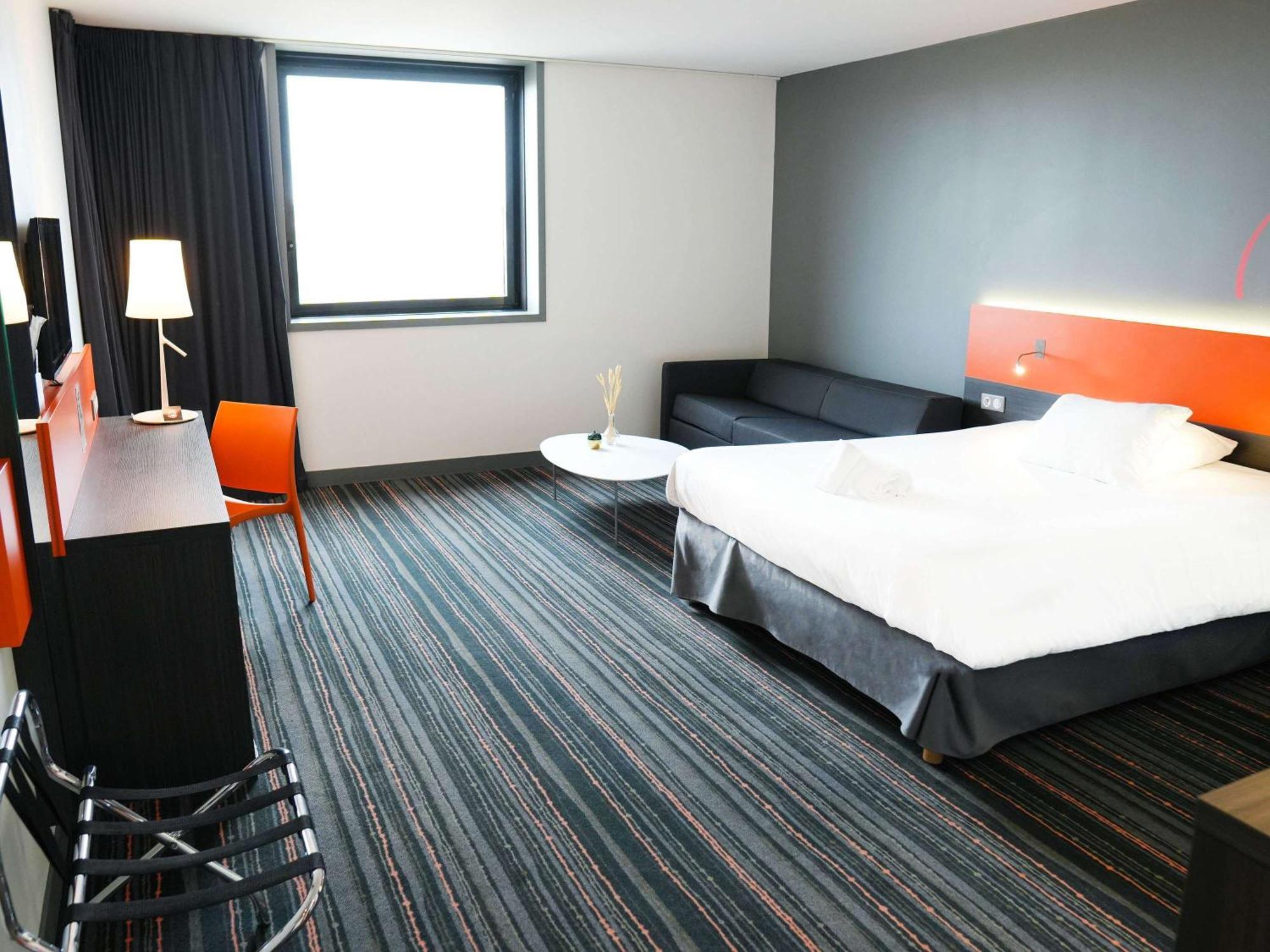 Отель Ibis Styles Caen Centre Gare Экстерьер фото